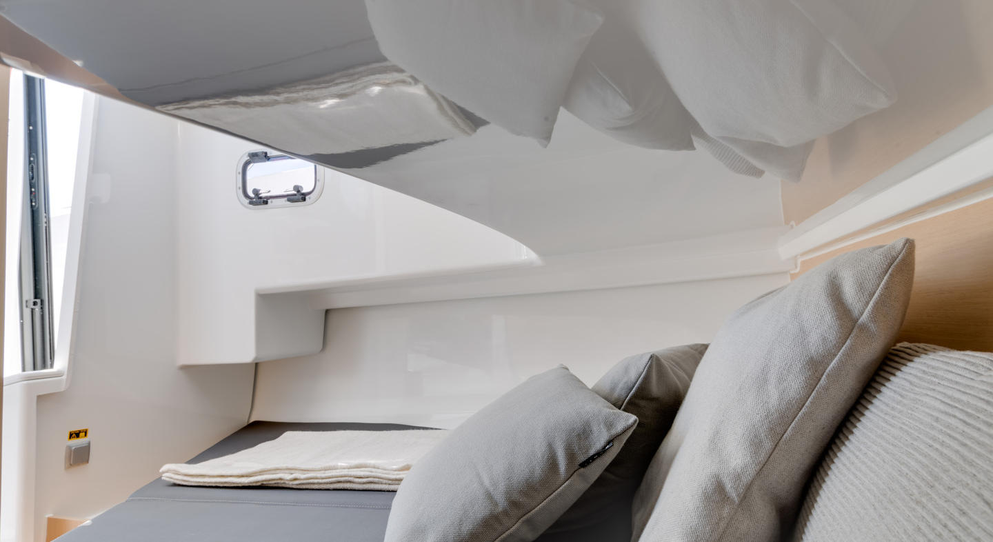 Beneteau Barracuda 8 Interior