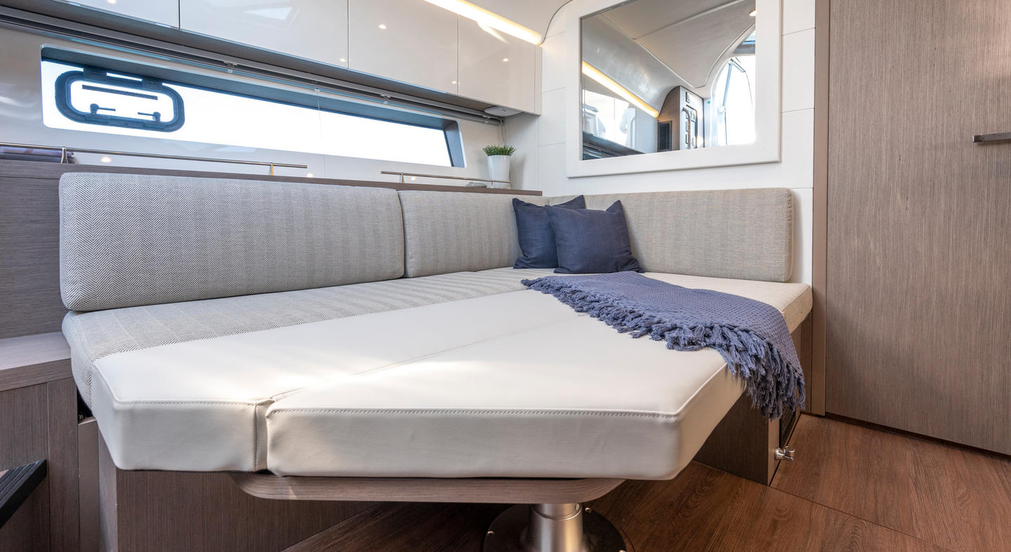 Gran_Turismo_41_Interior_03